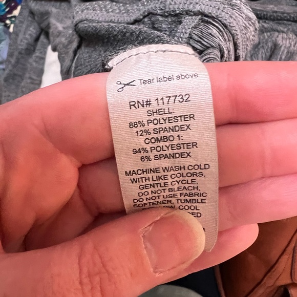 Women's ZeroXposur Grey Athletic/Work Out Long Sleeve Tee Shirt - Picture 7 of 7